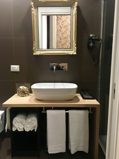 Bathroom 5, Duomo Residence, Napoli