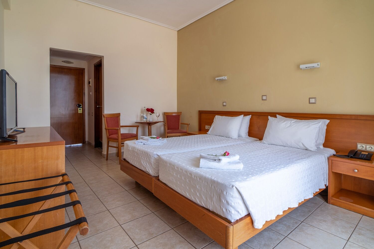 Bedroom 3, Neda Hotel, West Greece