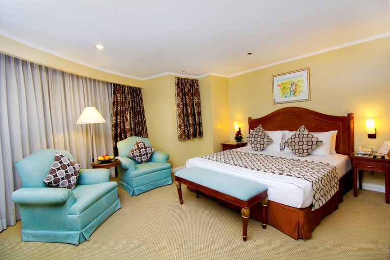 Bedroom 4, Oxford Suites Makati, Makati City