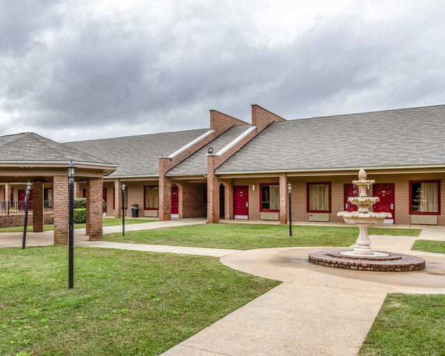 Exterior & Views 2, Econo Lodge Inn & Suites Enterprise, Coffee