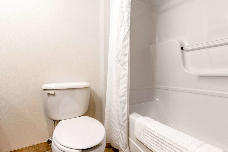 Bathroom 3, Comfort Inn & Suites Shawinigan, Le Centre-de-la-Mauricie
