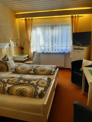 Bedroom 3, Hotel Irene, Odenwaldkreis
