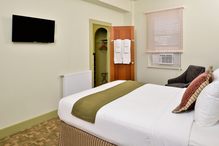 Bedroom 2, Murray Hotel, Grant