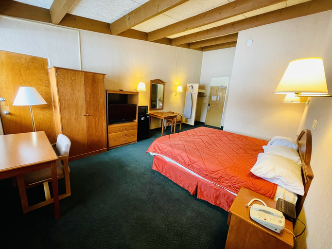 Bedroom 3, Knights Inn Liberty, Sullivan