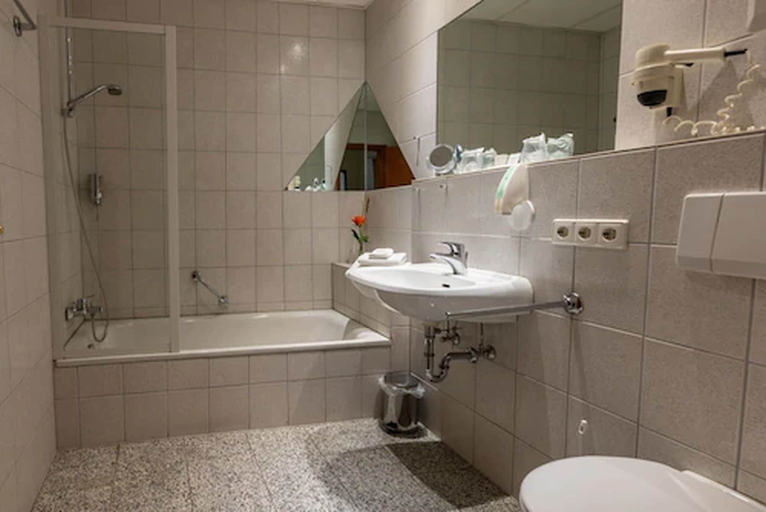 Bathroom 4, Residenz Royal, Rhein-Neckar-Kreis