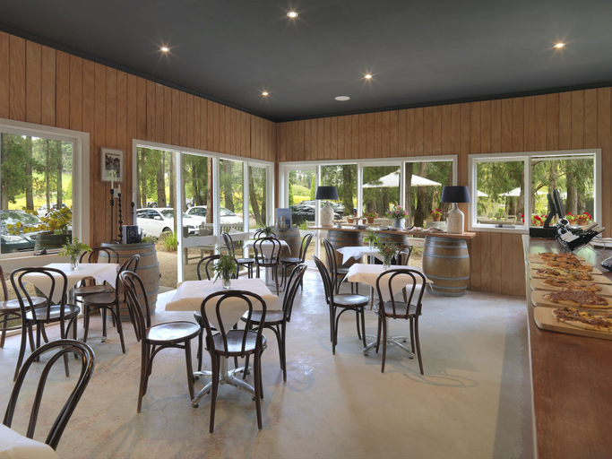 Food & Drinks 4, Lancemore Lindenderry Red Hill, Melbourne