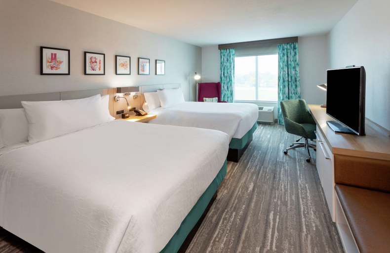 Bedroom 3, Hilton Garden Inn St. Cloud, Stearns