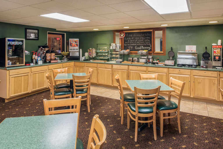 Food & Drinks 5, AmericInn by Wyndham Belle Fourche, Butte