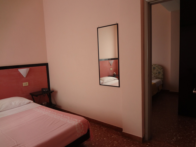 Bedroom 4, Hotel Nettuno, Fermo