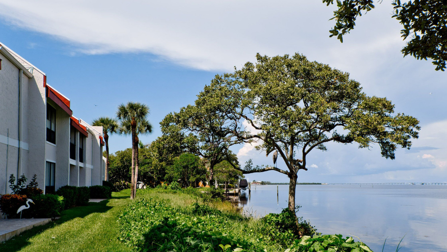 Exterior & Views 2, Runaway Bay Resort by BBG, Manatee
