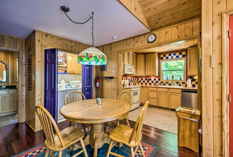 Food & Drinks 5, Nantahala Cabins, Swain
