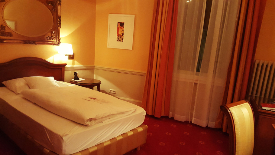 Bedroom 2, Atlantic Parkhotel, Baden-Baden
