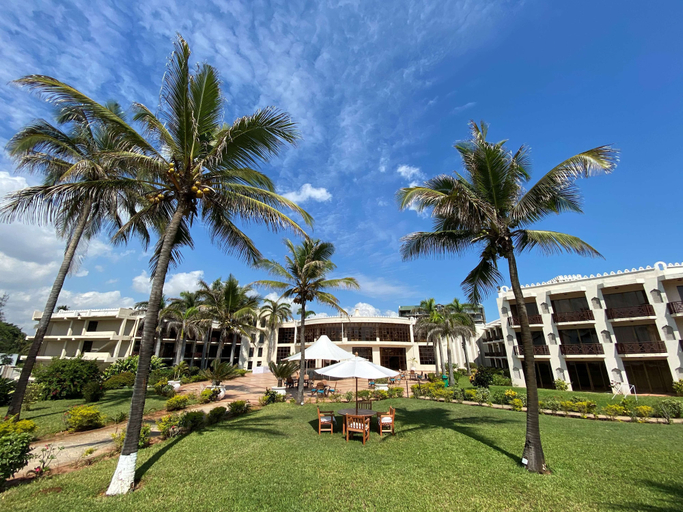 Exterior & Views 2, Golden Tulip Dar Es Salaam, Kinondoni