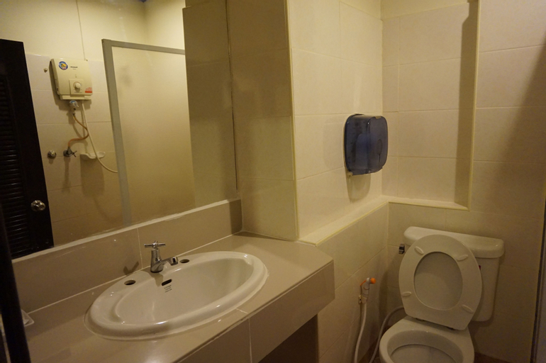 Bedroom 5, Supak Hotel, Muang Kalasin