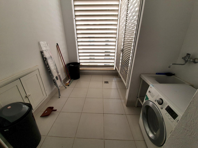 Bathroom 4, Prestige Luxurious 120m2 Next to UN Offices Lac2, Bouhaira