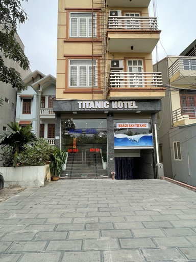 Titanic Hotel, Từ Liêm