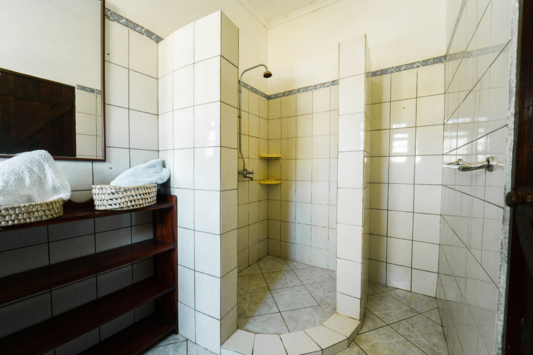 Bathroom 4, GK Palm Resort Watamu, Kilifi North