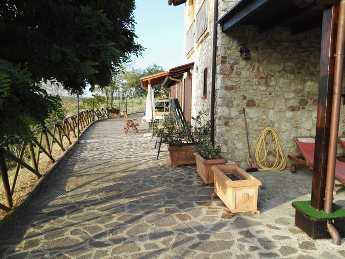 Exterior & Views 2, B&B Casale Roshlee, Perugia