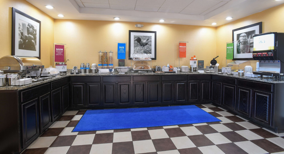 Food & Drinks 5, Hampton Inn Dry Ridge, Grant