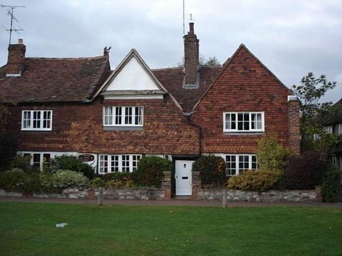 Exterior & Views, The Old Manor House B & B, Kent