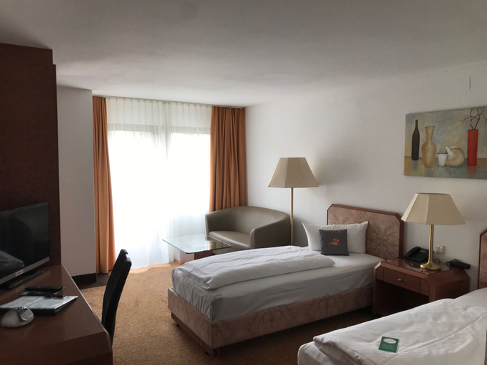 Bedroom 3, Hotel Flora Stuttgart Ma Hringen, Stuttgart