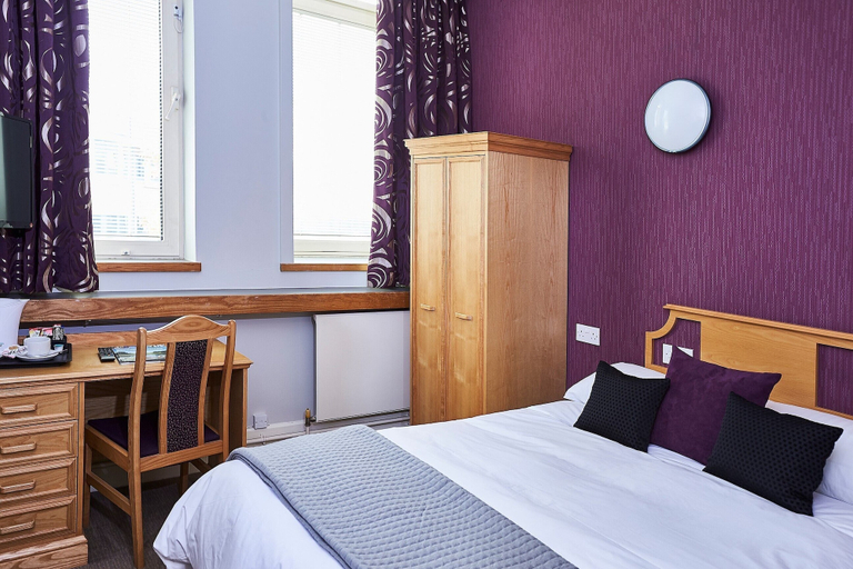 Bedroom 2, Kents Hill Park Training and Conference Centre, Milton Keynes