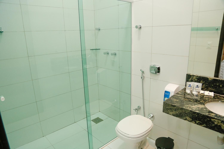 Bathroom 4, One Hotel, Ituiutaba