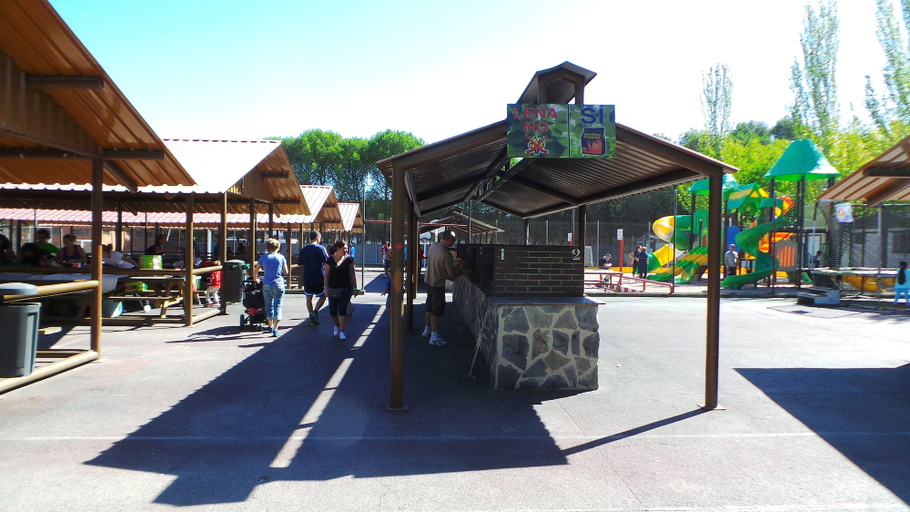 Exterior & Views 2, Bungalows Camping Alpha Madrid, Madrid