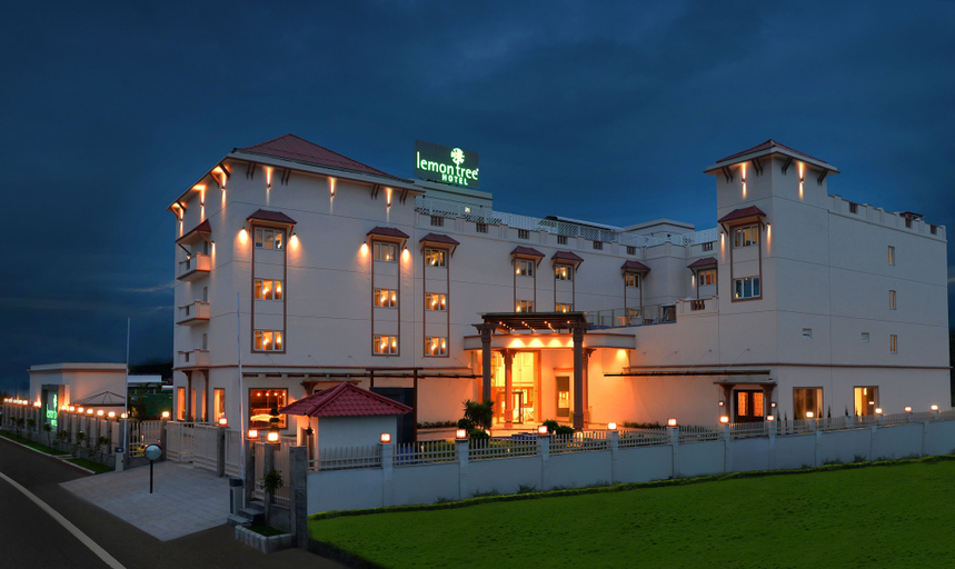 Exterior & Views