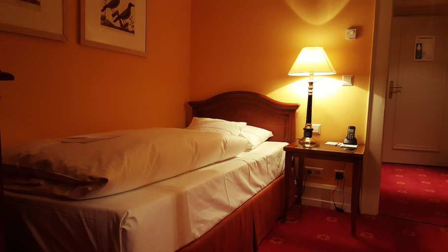 Bedroom 2, Atlantic Parkhotel, Baden-Baden