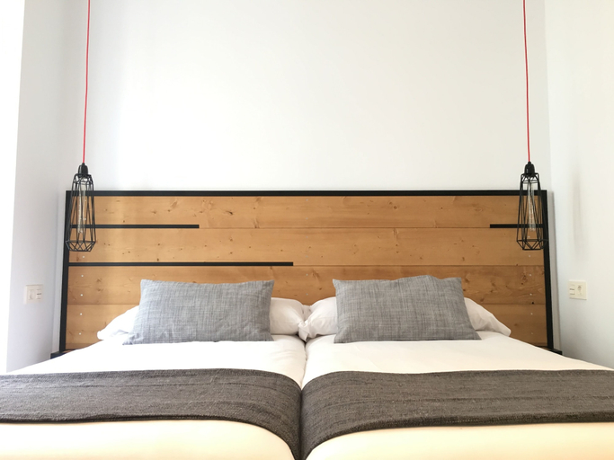 Bedroom 3, Pension La Perla, Guipúzcoa