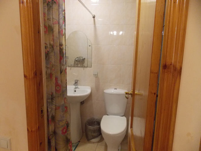 Bathroom 3, Anzhelika, Sochi gorsovet