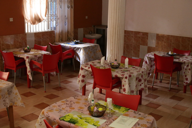 Food & Drinks 4, Pemicsa Hotel, Tema