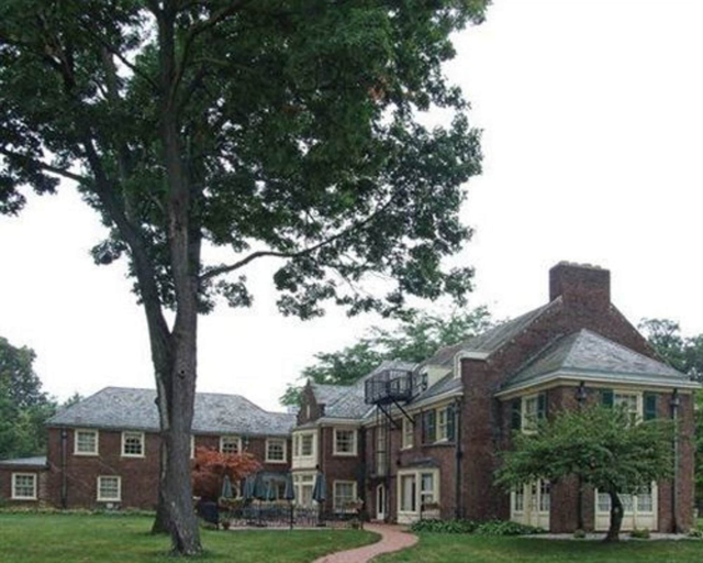 Exterior & Views 2, Montague Inn, Saginaw