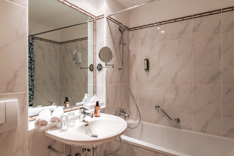Bathroom 5, Hotel Markgraf, Wien Umgebung
