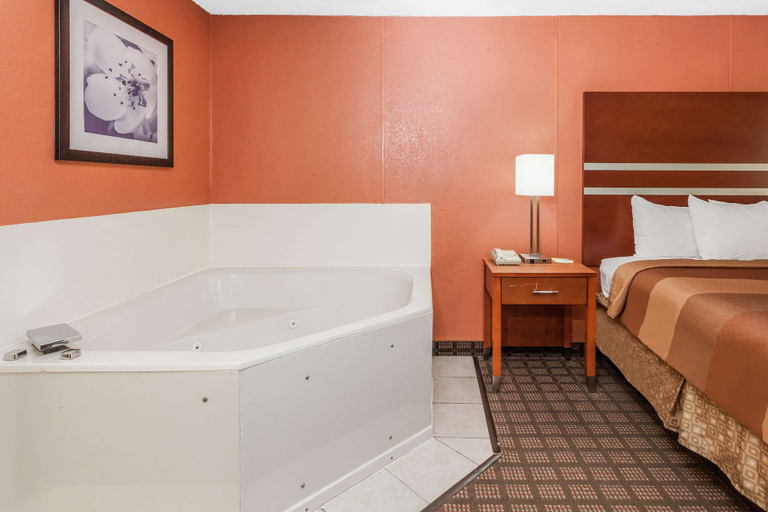 Bedroom 3, Days Inn by Wyndham Dalton, Whitfield
