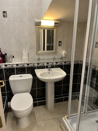 Bathroom 4, Lulus, Cumbria