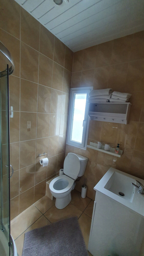 Bathroom 3, Rose Park House Bed & Breakfast, Derry and Strabane