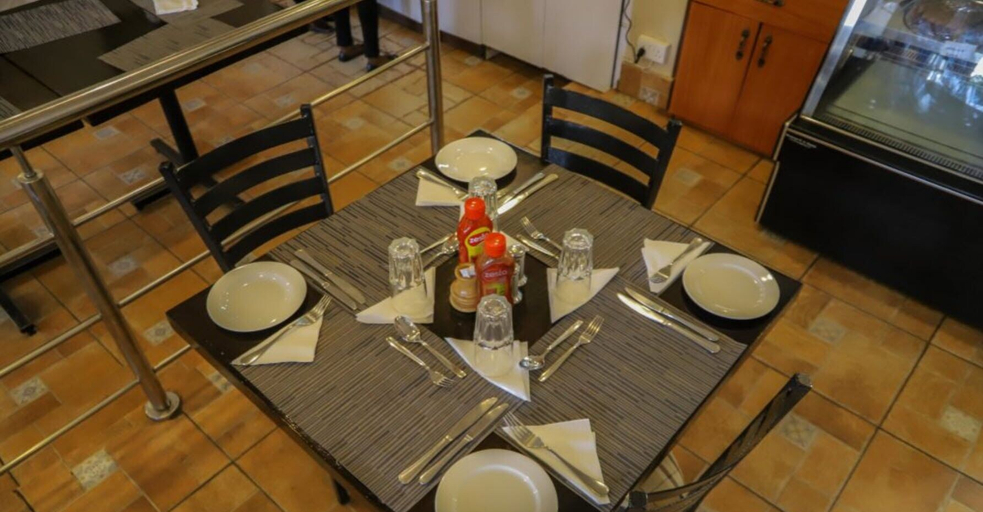 Food & Drinks 4, Maxoil Hotel, Kieni