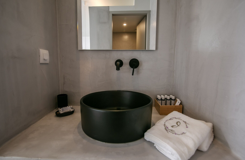 Bathroom 4, Thimari Lodge, South Aegean