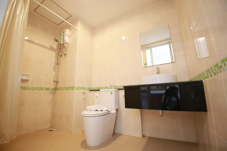 Bathroom 3, The Icon Place at Central Pattaya, Pattaya