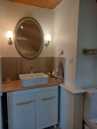 Bathroom 5, L'escale d'Armor, Côtes-d'Armor
