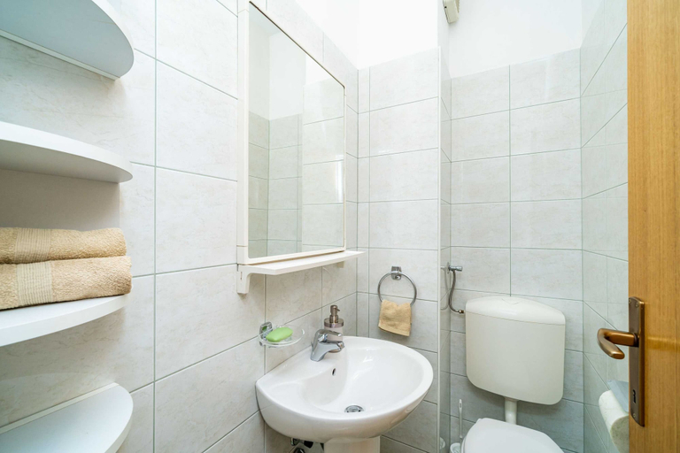 Bathroom 4, Down Town Apartments, Dubrovnik