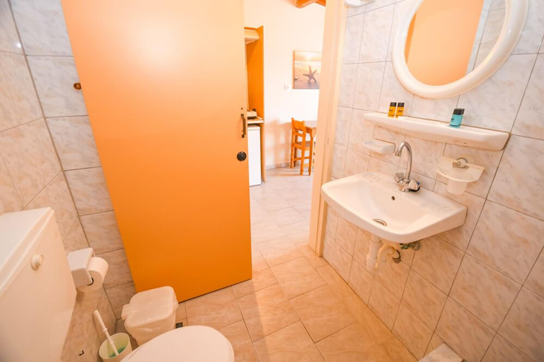 Bathroom 5, Vanessa Hotel, Ionian Islands