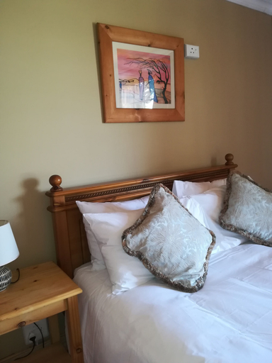 Bedroom 2, Autumn Breeze Manor, Ehlanzeni