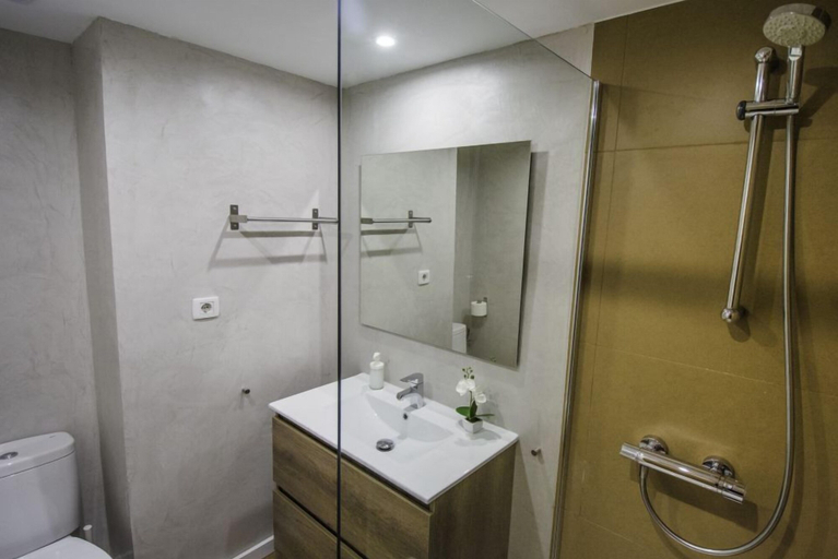 Bathroom 3, Vista Roses Mar - Apartamento con piscina, Girona