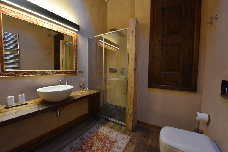 Bathroom 5, Le Reve Charmant, Aosta