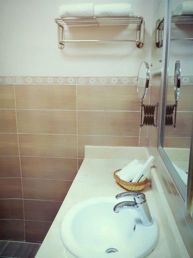 Bathroom 4, Al Dyafa Hotel Suites, Salalah