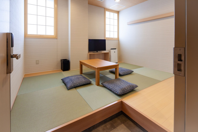 Bedroom 2, Y's Cabin & Hotel Naha Kokusai Dori, Naha