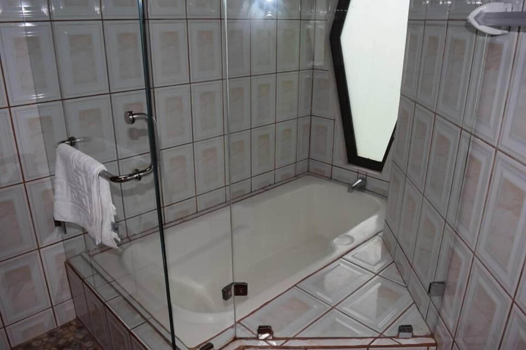 Bathroom 4, Vista Verde Lodge, Abangares